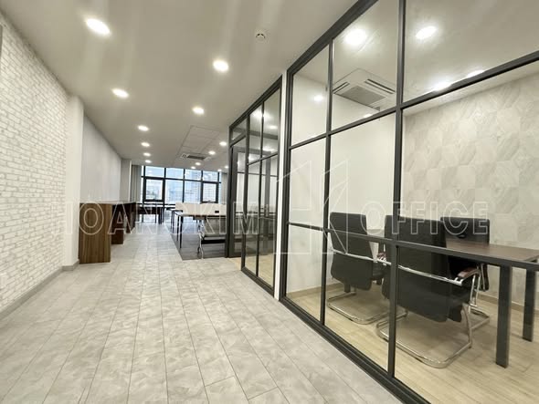 Văn phòng cho thuê tại đường Nguyễn Kiệm, Phú Nhuận, 55m² chỉ 19.5 triệu/tháng - Gần sân bay!