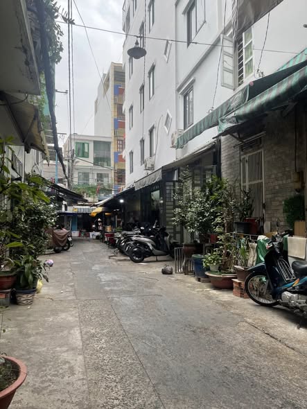 Nhà phố Lê Hồng Phong Quận 10 59m² giá 11.5 tỷ - Không lỗi phong thủy, ô tô vào nhà!