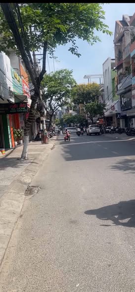 Nhà phố 3 tầng đường Phan Thanh 109m² - Kinh doanh đắc địa, gần sân bay!