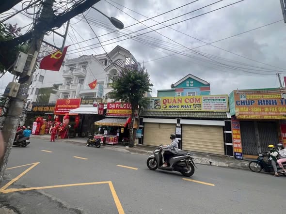 Nhà Phố Mặt Tiền Nguyễn Thị Kiêu, Q.12 200m² giá 21.98 tỷ - Đầu tư kinh doanh sinh lời ngay!