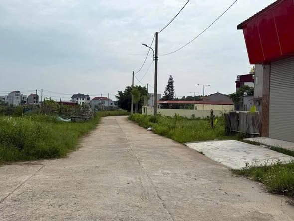 Đất Tái Định Cư Liên Châu 100m² giá 2.1 tỷ - Vị trí trung tâm sầm uất!