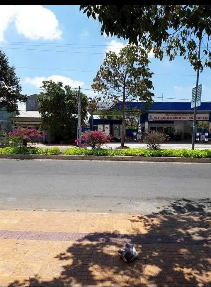 Nhà cho thuê mặt tiền đường Trần Hưng Đạo, Mỹ Xuyên 352m² - Giá 20 triệu/tháng!