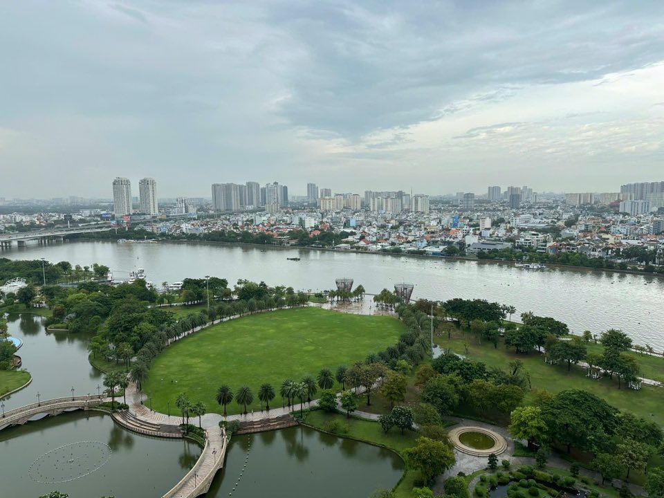 Căn hộ Vinhomes Central Park Bình Thạnh 151m² giá 24.5 tỷ - Căn góc view sông tuyệt đẹp!