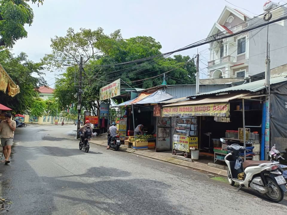 Đất mặt tiền kinh doanh Thủ Đức 215m² giá 10.8 tỷ - Cơ hội đầu tư hấp dẫn!