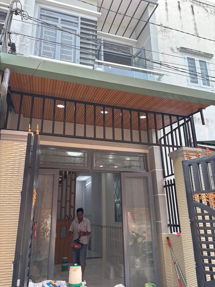 Nhà phố Củ Chi 35m² giá 1.45 tỷ - Hẻm xe hơi gần chợ và trường học!