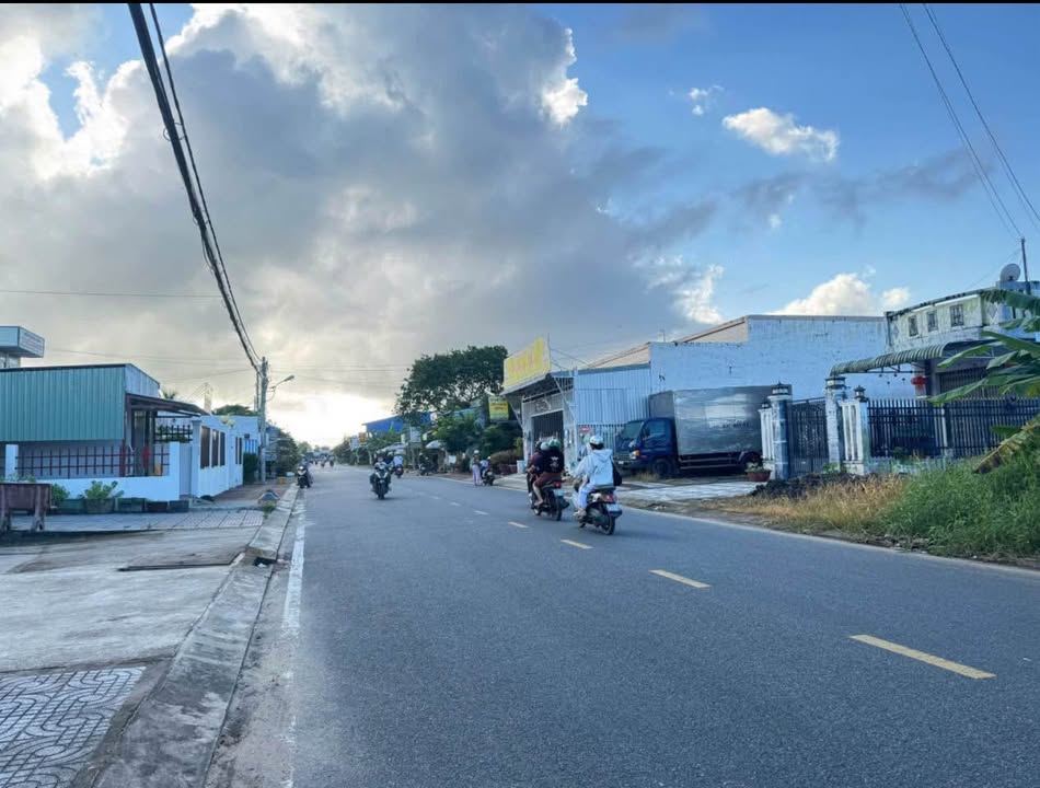 Đất thổ cư Lý Văn Lâm 113m² chỉ 830 triệu - Vị trí đắc địa ngay kênh Rạch Rập!