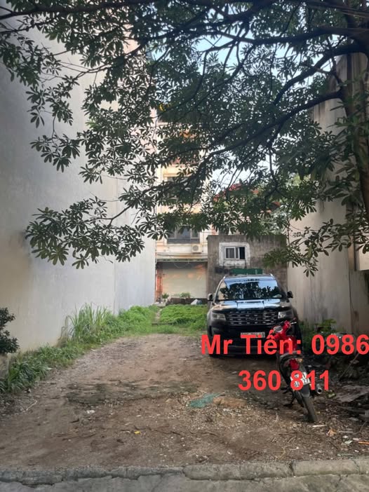 Đất nền Giang Biên Long Biên 30m² giá 3.7 tỷ - Chính chủ sổ đỏ vuông đẹp!