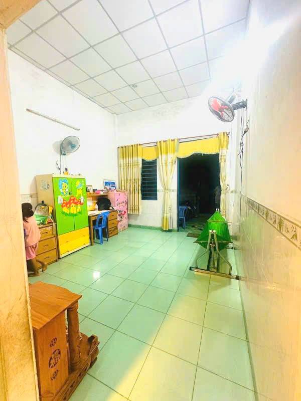 Nhà cấp 4 gác lửng Tân Bình, Dĩ An 65m² giá 1.2 tỷ - An ninh, tiện ích đầy đủ!