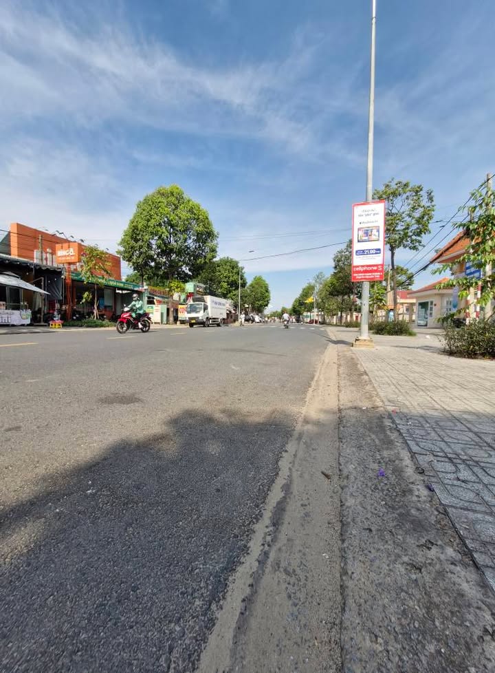 Đất mặt tiền đường Nguyễn Trãi, Phường 4, TP Tây Ninh, 300m² - Vị trí vàng kinh doanh nhộn nhịp!