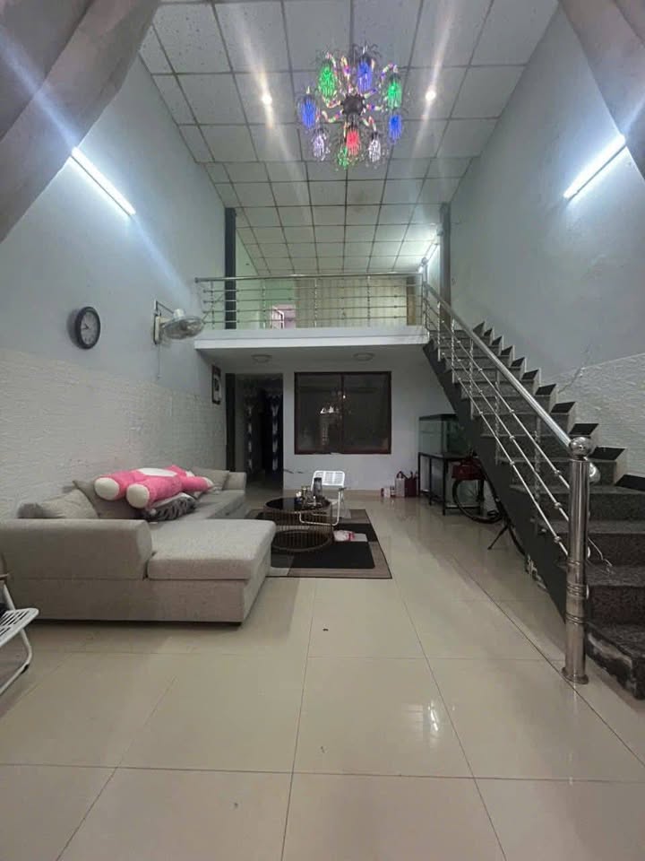 Nhà gác lửng đường Tô Hiệu Đà Nẵng 80m² giá 3.8 tỷ - Ô tô vào tận nơi!