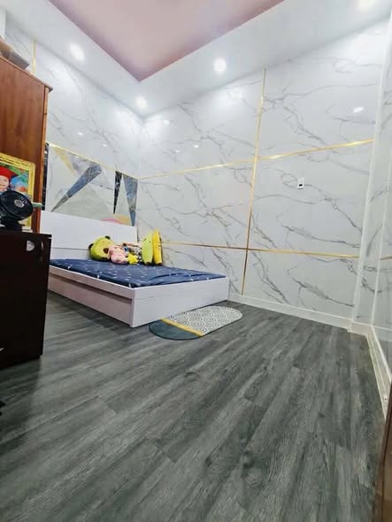 Nhà mặt tiền kinh doanh đường 102, quận 9, 89m² giá 7.9 tỷ - Hoàn công chuẩn