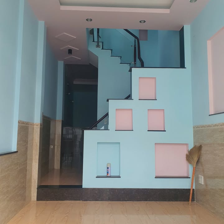 Nhà cho thuê 3 tầng tại Linh Tây, Thủ Đức 150m² giá 9.3 triệu - Phù hợp cho gia đình hoặc văn phòng