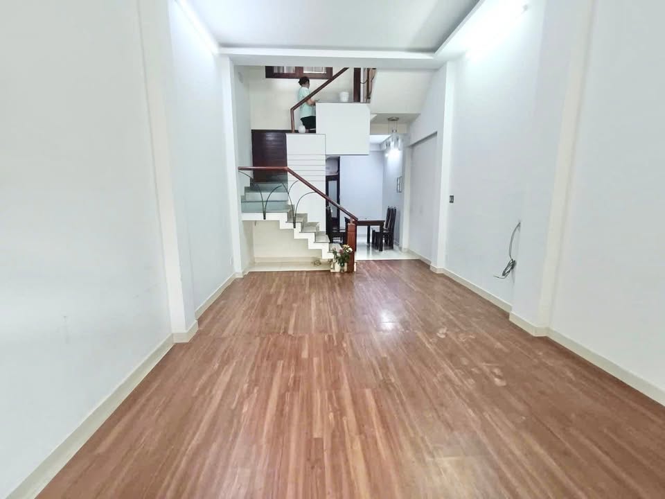 Nhà cho thuê đường 12, P. Trường Thọ, Thủ Đức 180m² - Gần Metro, chính chủ!