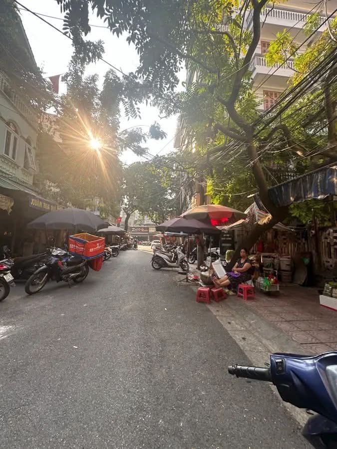 Bán đất mặt phố Yên Bái 2, Hai Bà Trưng 220m² giá 82 tỷ - Khu kinh doanh sầm uất!