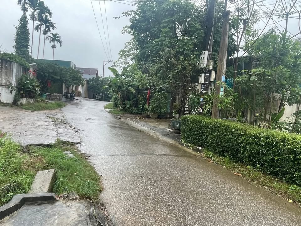 Nhà mặt tiền Yết Kiêu, Đông Hà 250m² giá chỉ 1 tỷ - Hướng Tây, gần Hồ Khe Mây!