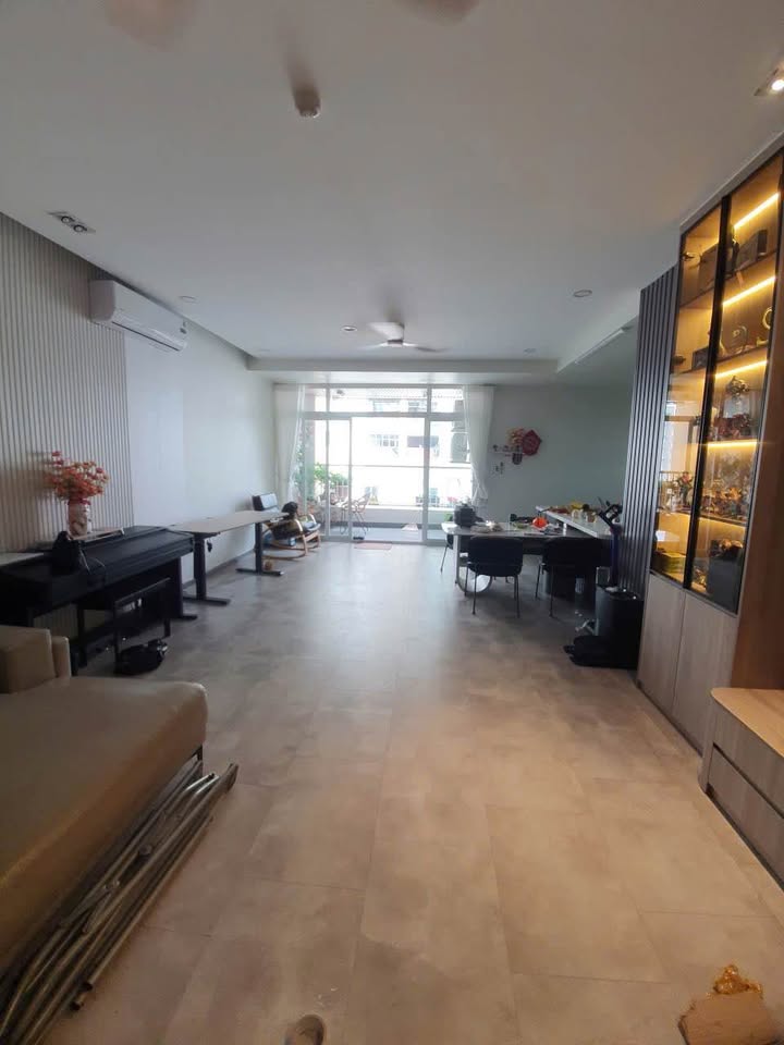 Căn hộ 3PN Chung cư Belleza Q7 124m² giá 5.75 tỷ - Ban công rộng rãi, nội thất đầy đủ!