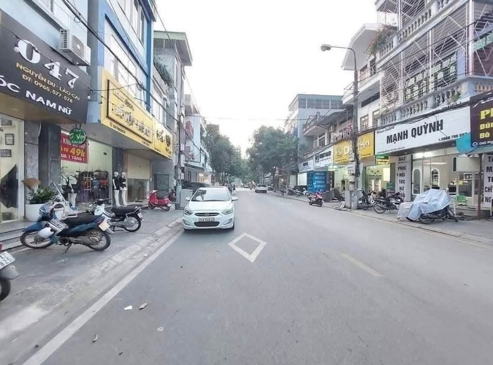 Nhà 3 tầng đường Nguyễn Du, Kim Tân, Lào Cai 115m² giá 6 tỷ - Gần chợ Gốc Mít!