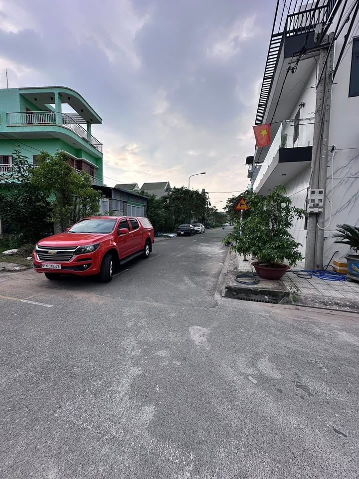 Đất nền Dĩ An 43m² giá 14 tỷ - Phù hợp xây biệt thự hoặc kho xưởng!