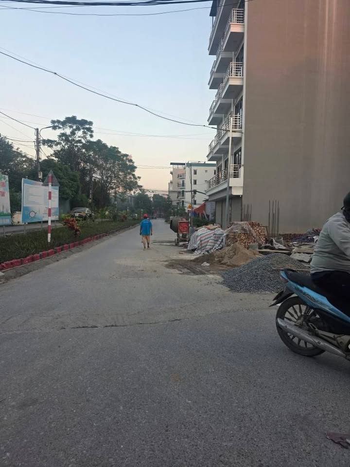 Nhà Di Trạch, Hoài Đức 35m² giá 7.49 tỷ - Ô tô vào tận nhà, Sẵn sàng ở ngay!