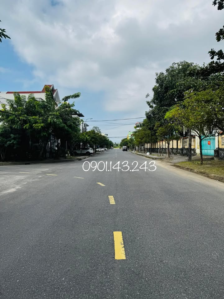 Đất nền mặt tiền Hoàng Hữu Nam, Tam Kỳ 100m² giá 2.4 tỷ - Gần khu dân cư sầm uất!