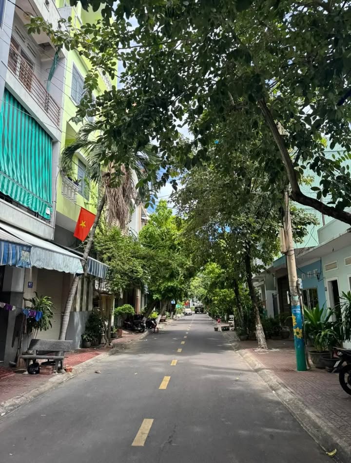 Bán Nhà Mặt Tiền Đường Lê Lợi, Quy Nhơn 122,2m² - Giá 7,5 Tỷ - Gần Biển & Trường Cấp 2