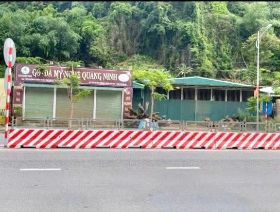 Đất mặt Quốc lộ 18, phường Quang Hanh, 900m² - Mặt tiền 30m, kinh doanh thuận lợi!