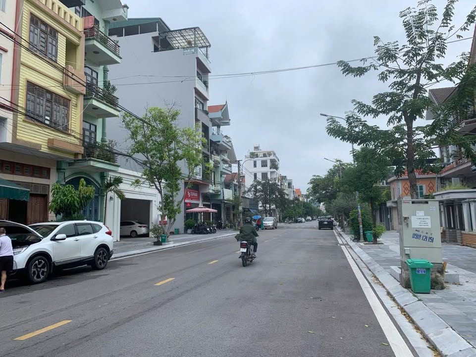 Nhà 3 tầng 63m² mặt tiền 4,5m tại trung tâm Cột 5 - Gần biển chỉ 8,2 tỷ!