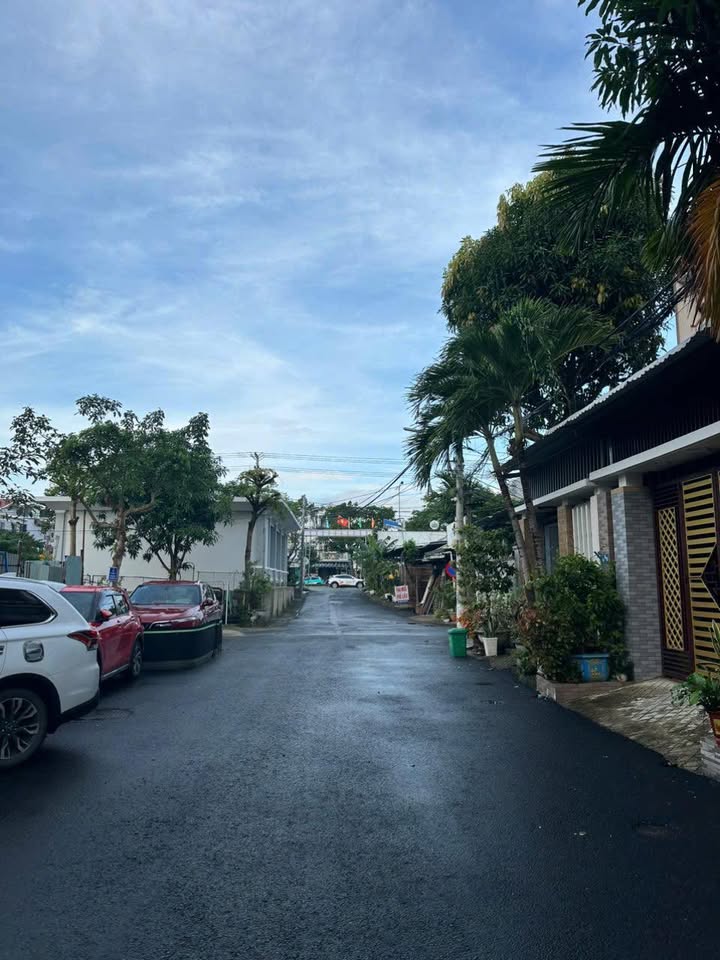 Nhà 3 tầng mặt tiền Đa Mặn Đông 6, Ngũ Hành Sơn, Đà Nẵng - Giá 7.5 tỷ, sẵn sàng vào ở!