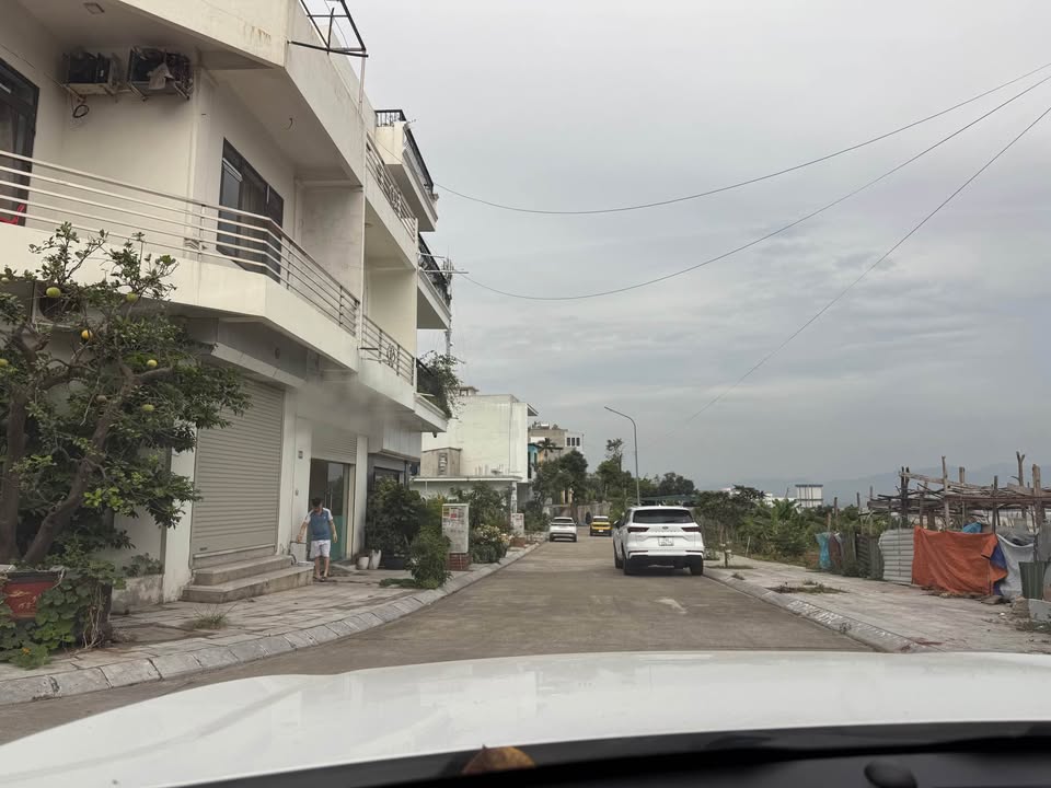 Đất nền Bãi Cháy, Hạ Long 80m² - Sổ đỏ chính chủ, giá chỉ 40 triệu/m²!