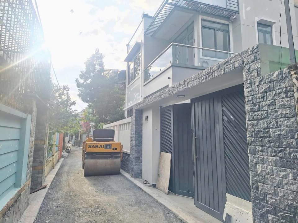 Đất nền Phạm Văn Đồng, Linh Tây 79m² giá 3.85 tỷ - Hẻm xe hơi, xây dựng cao tầng!