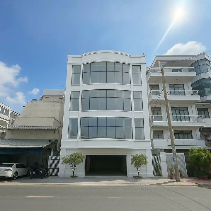 Cho thuê tòa nhà văn phòng đẹp tại Quận 6 - Diện tích 432m² - Bàn giao ngay!
