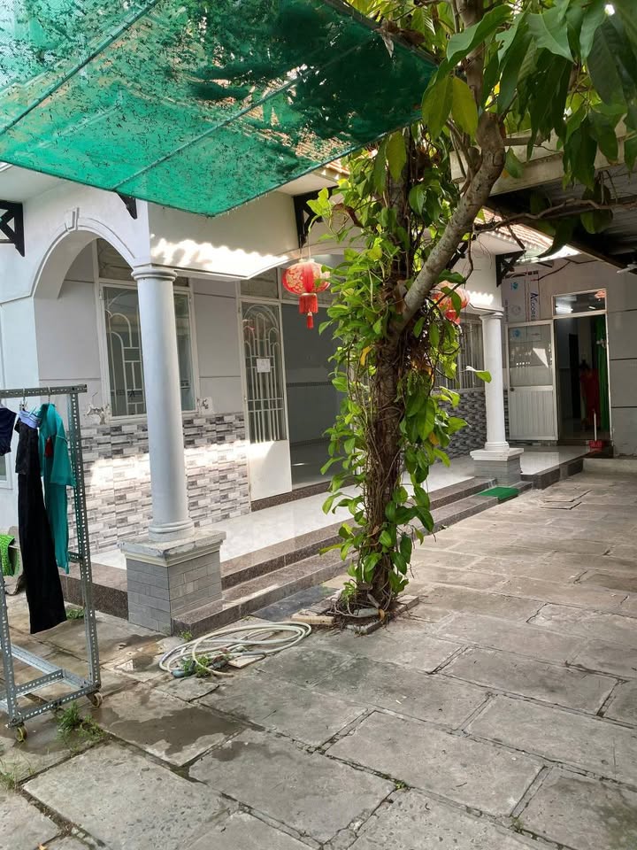 Cho thuê nhà mặt tiền đường 3/2, Hưng Lợi, 260m² - Vị trí đắc địa cho quán cà phê và ăn sáng!