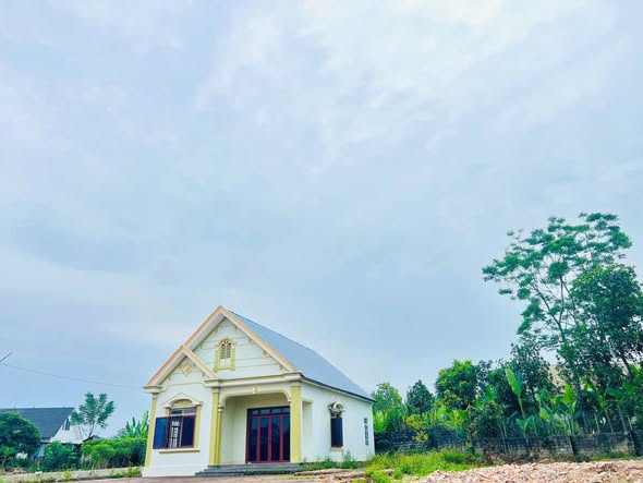 Đất thổ cư Hồng Tiến 1225m² giá 2.6 tỷ - Cơ hội đầu tư hiếm có!