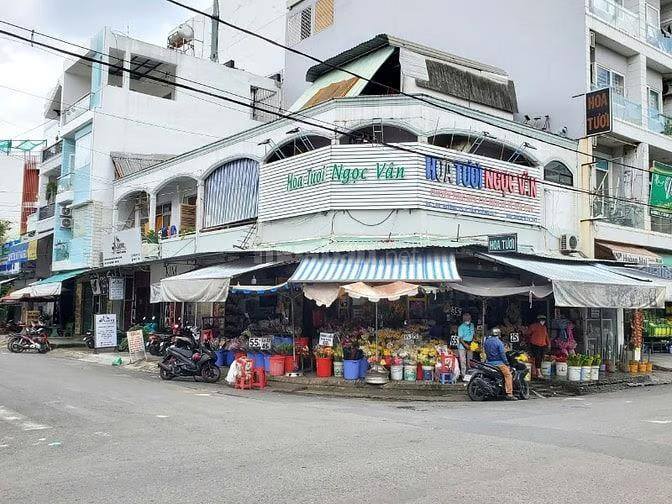 Nhà 2 mặt tiền tại Quận 7, diện tích 130m², giá 54 tỷ - Cơ hội đầu tư kinh doanh lý tưởng!