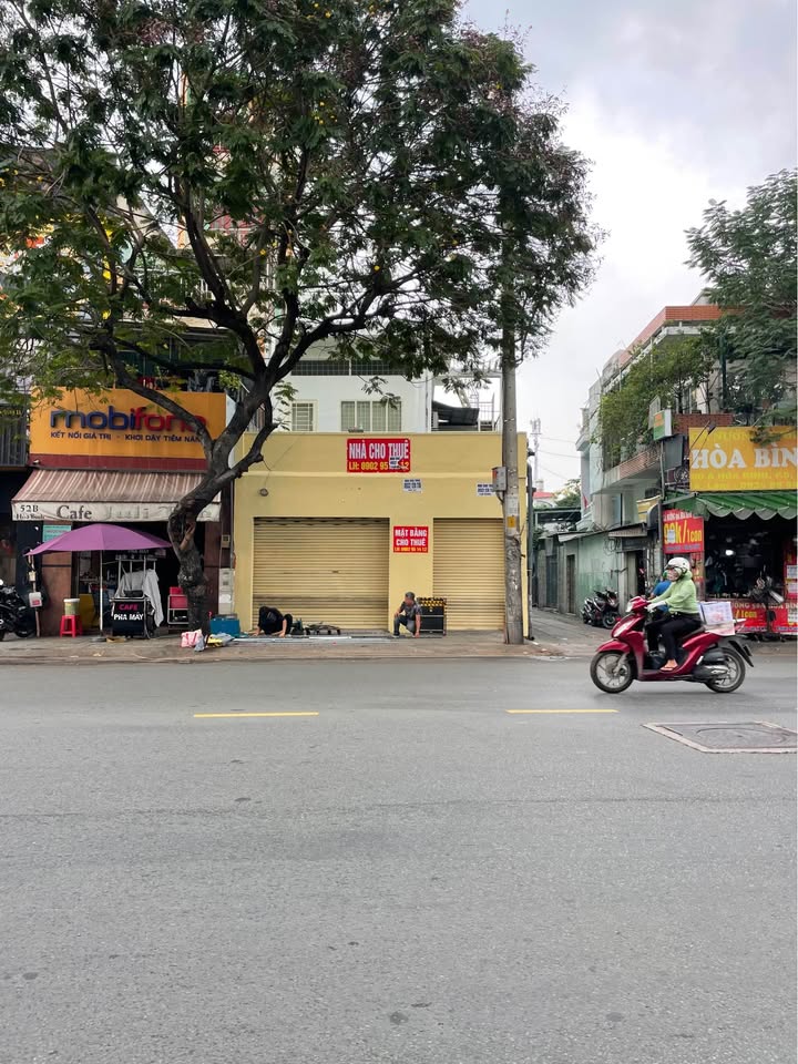 Mặt bằng cho thuê tại Đầm Sen 126m² - Vị trí đắc địa, diện tích lớn!