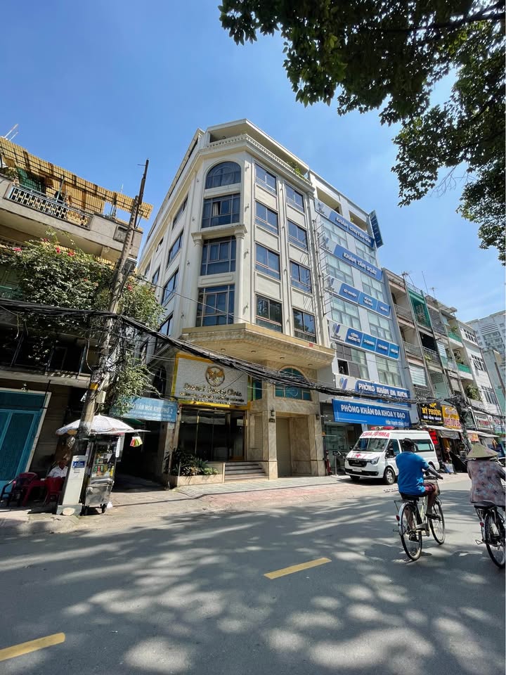 Cho thuê toà nhà Ngô Quyền, Quận 10 - Diện tích 160m², thang máy hiện đại