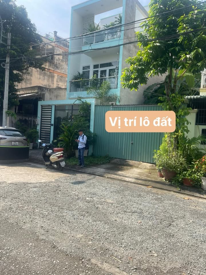 Lô đất đẹp Trường Thọ 100.5m² giá 9.8 tỷ - Sát ga Metro, đối diện công viên!