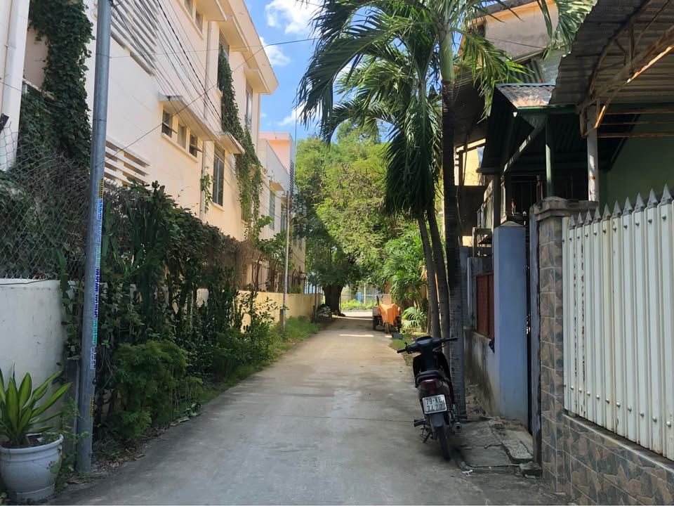 Nhà C4 Cam Linh, Cam Ranh 126m² giá 2.6 tỷ - Vị trí đắc địa gần cảng