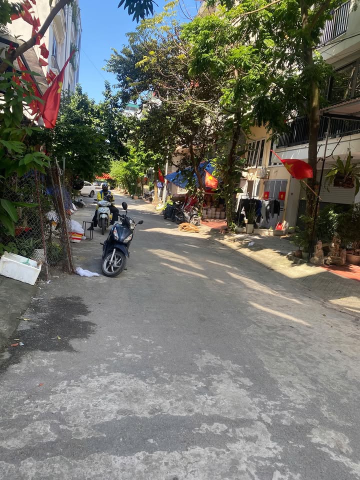 Bán nhà liền kề Kiến Hưng Hà Đông 43m² giá 12 tỷ - Thiết kế hiện đại, sẵn sàng vào ở!