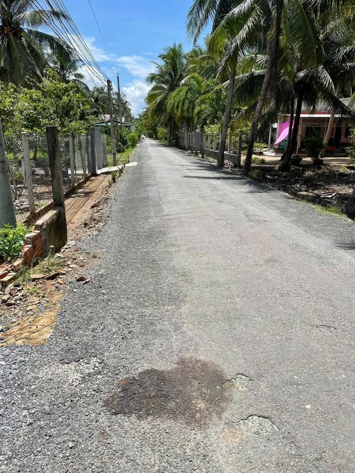 Đất nền Bình Khánh Mỏ Cày Nam 520m² giá 1,2 tỷ - Sổ hồng chính chủ, thương lượng ngay!