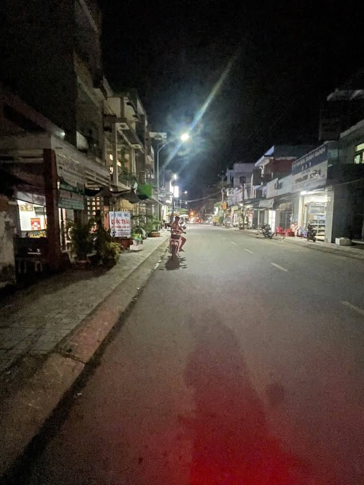 Bán nhà đất Mỏ Cày Nam 25,3m² giá 3 tỷ - Mặt tiền QL 60, thuận tiện kinh doanh!