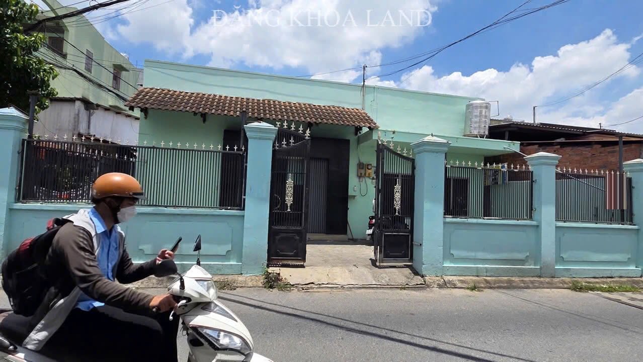 Đất tặng nhà 176m² tại Thủ Đức - Giá chỉ 15 tỷ, thuận tiện đầu tư!