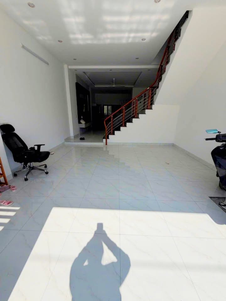 Nhà 3 Tầng Khu Đô Thị Quang Trung - 90m² chỉ 2 tỷ - Không khí trong lành, view sông thoáng đãng!