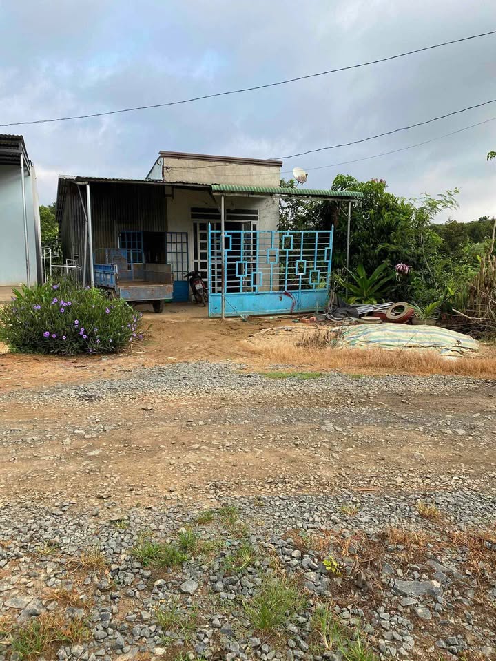 Nhà cấp 4 hẻm Âu Cơ Tân Lạc 306m² giá chỉ 850 triệu - Cơ hội đầu tư lý tưởng!