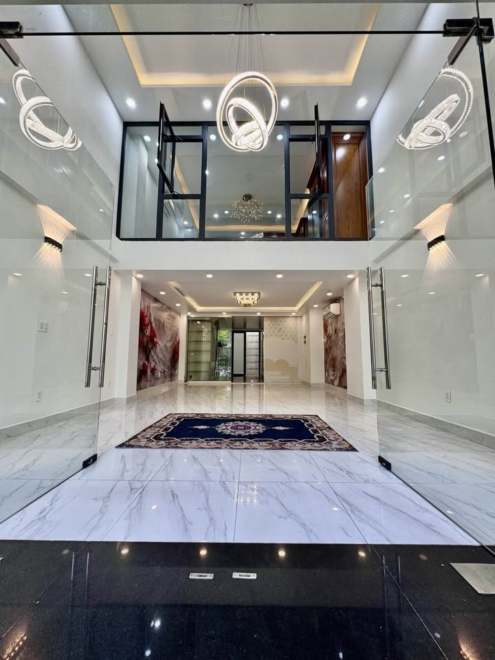 Nhà 5 Tầng Mặt Tiền Đường Nguyễn Thị Nhung 100m² giá 28.5 tỷ - Pháp lý hoàn chỉnh, đầu tư sinh lời!