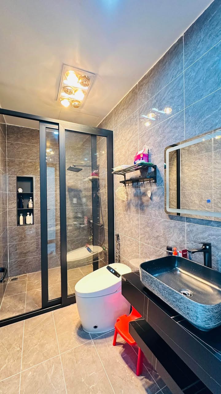 Nhà 3 tầng phường Tam Thanh 92m² giá 5.8 tỷ - Full nội thất, sẵn sàng vào ở!