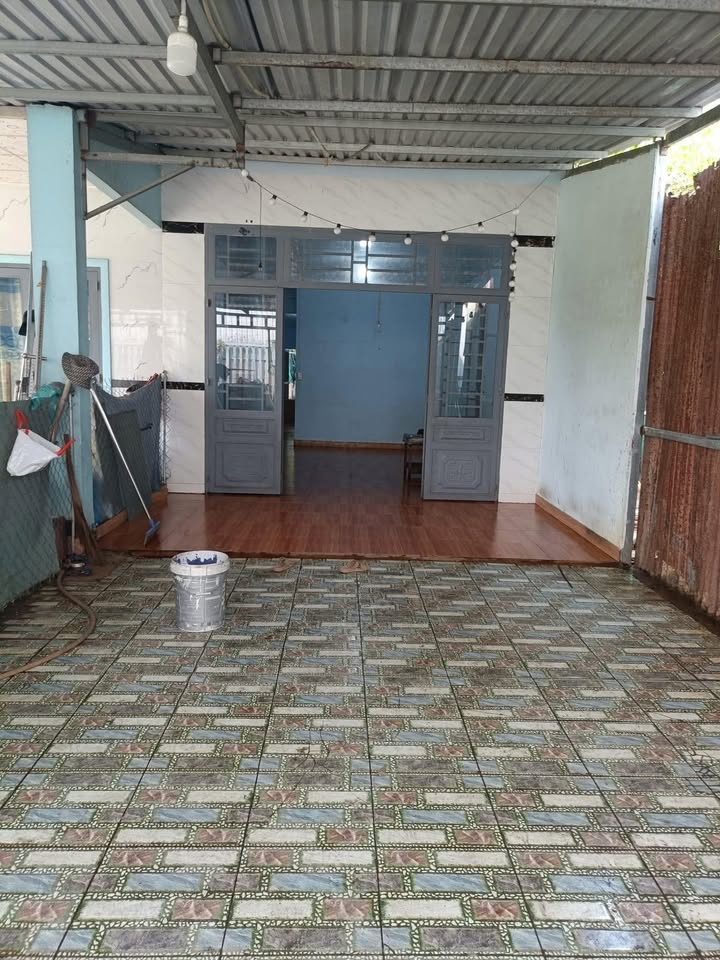 Nhà nguyên căn Nhị Bình, Hóc Môn 64m² giá chỉ 2.5 triệu - Sân vườn thoáng mát!