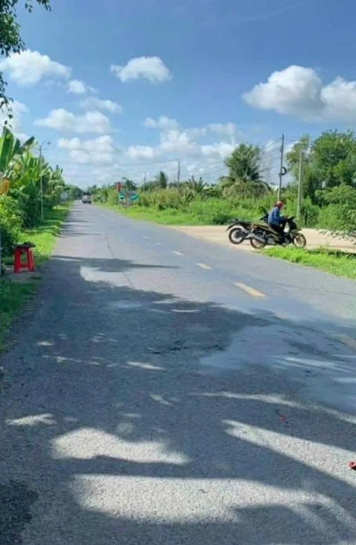 Đất thổ cư Nhơn Mỹ, Kế Sách 358.38m² giá 1.1 tỷ - Sổ hồng riêng, thuận tiện kinh doanh!