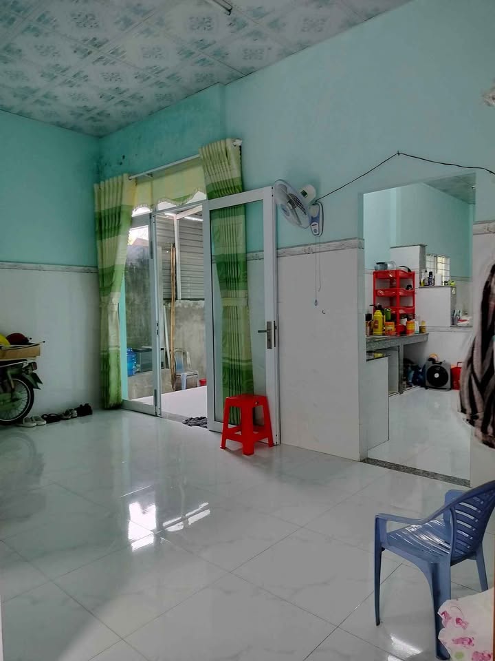 Nhà mới 99% Phú Tân, Bến Tre 310m² giá 2.5 tỷ - Đường xe tải vào tận sân