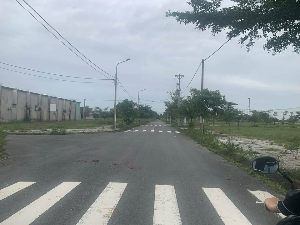 Đất nền lô góc ĐT Đồng Nò Hoà Quý 176m² giá 12.7 tỷ - Cơ hội đầu tư hấp dẫn!